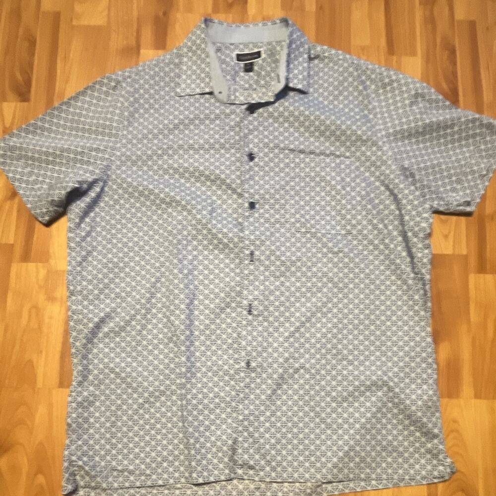 Club Room Men's XL Blue/White Geometric Woven Point Collar SS Button-Up Shirt